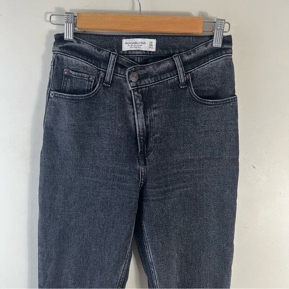 ABERCROMBIE & FITCH Curve Love Ultra High Rise 90s Slim Straight Jean Size 24 - Picture 9 of 12